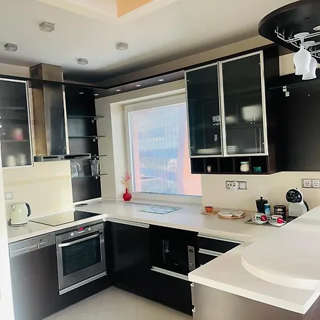 Sky-scraper Apartment *