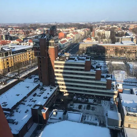 Sky-scraper Apartman *